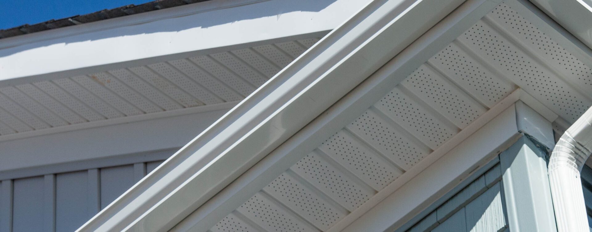 A close up of the gutter on a house